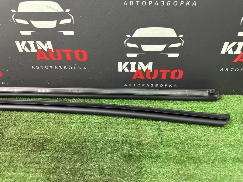 Уплотнитель стекла(бархотка) внутренний Kia Rio 4 2019 FB