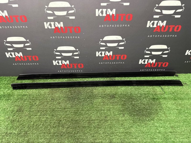 Уплотнитель стекла(бархотка) внутренний Kia Rio 4 2019 FB