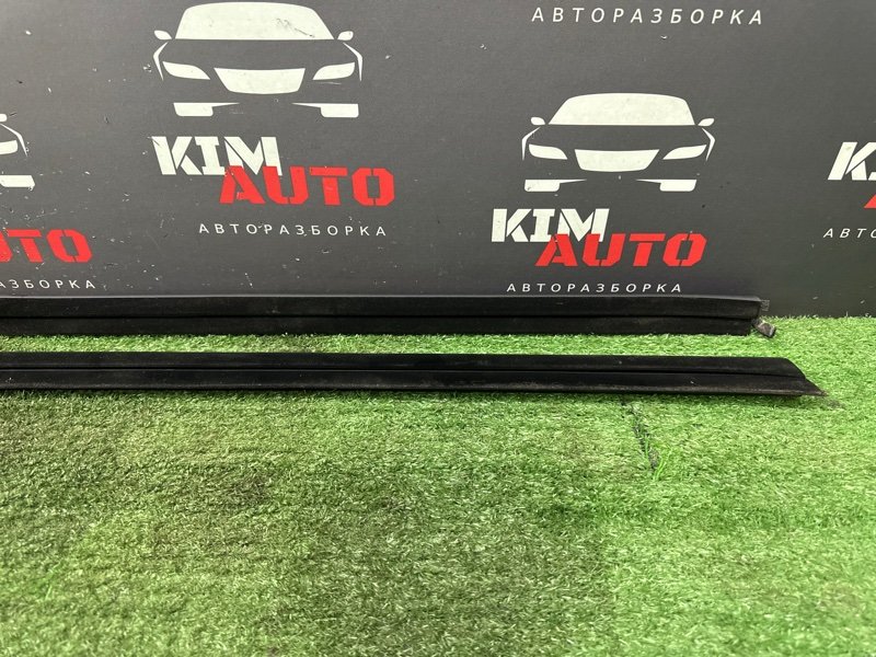 Уплотнитель стекла(бархотка) внутренний Kia Rio 4 2019 FB