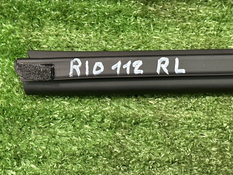 Уплотнитель стекла(бархотка) внутренний Kia Rio 4 2019 FB