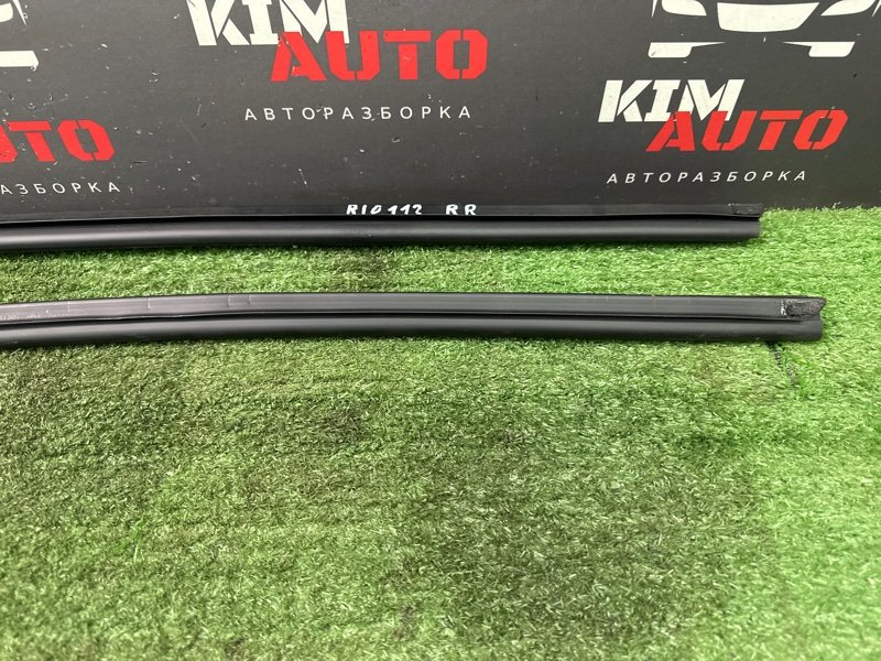 Уплотнитель стекла(бархотка) внутренний Kia Rio 4 2019 FB