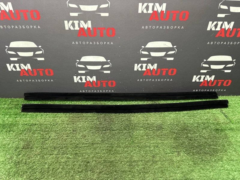 Уплотнитель стекла(бархотка) внутренний Kia Rio 4 2019 FB