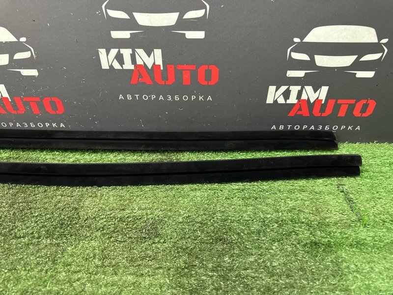 Уплотнитель стекла(бархотка) внутренний Kia Rio 4 2019 FB