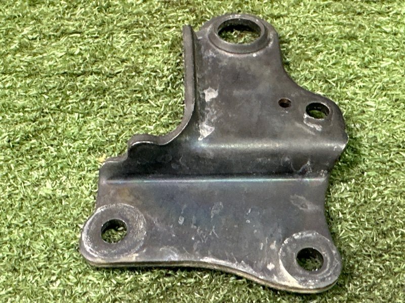 Кронштейн генератора Kia Rio 4 2019 FB