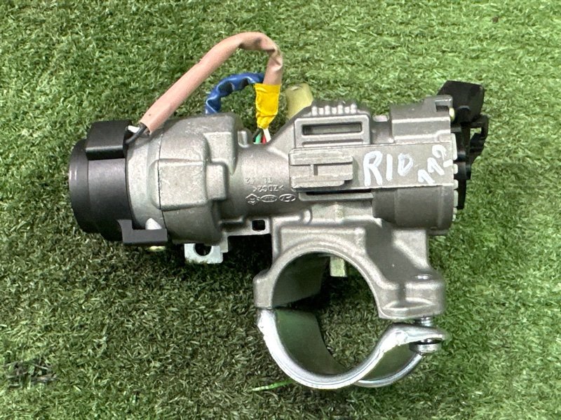 Замок зажигания с ключом(2шт.), личинкой двери Kia Rio 4 2019 FB