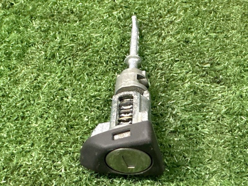 Замок зажигания с ключом(2шт.), личинкой двери Kia Rio 4 2019 FB