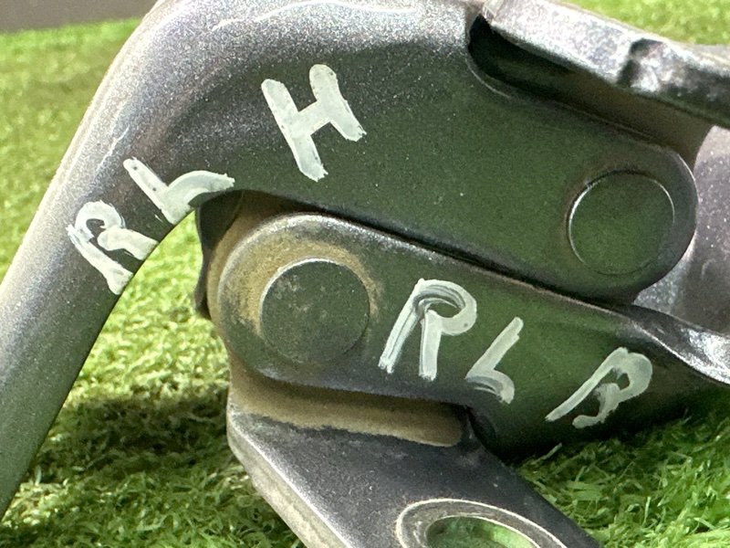 Петли двери Kia Rio 4 2019 FB