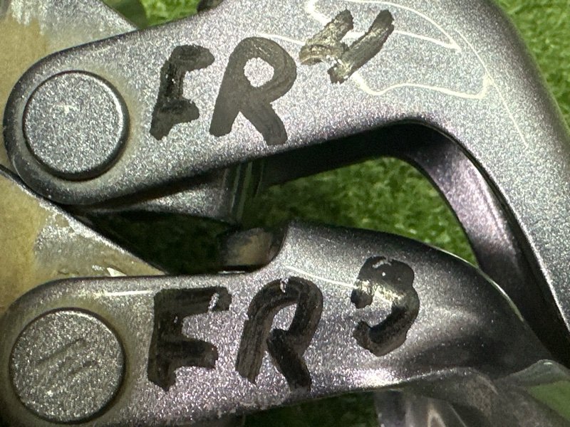 Петли двери Kia Rio 4 2019 FB