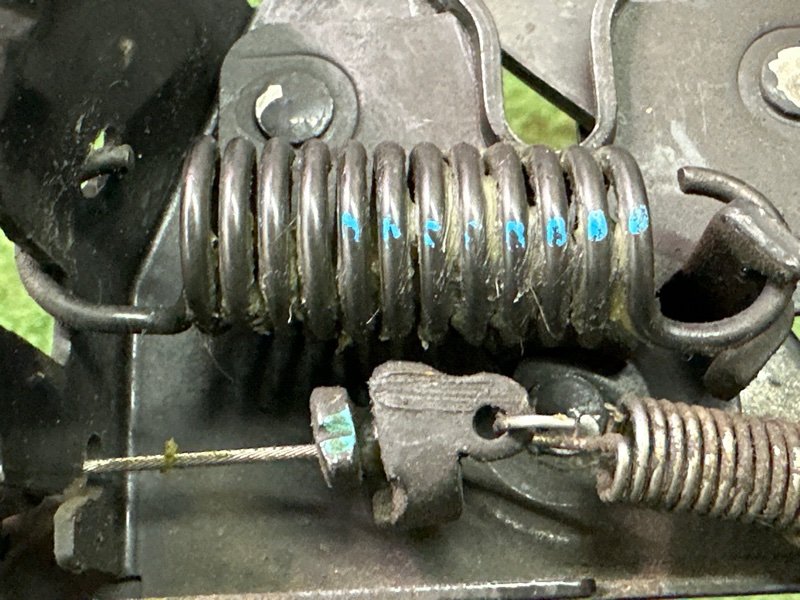 Замок капота с тросиком Kia Rio 4 2019 FB