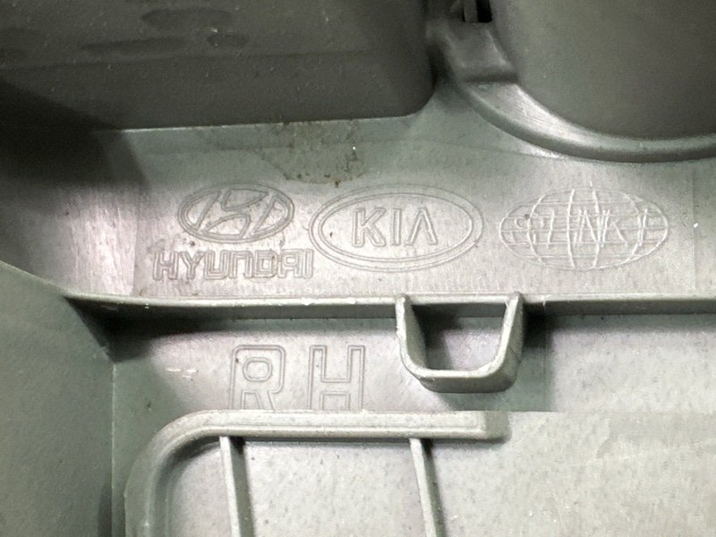 Накладка центральной стойки верхняя Kia Rio 3 2014 QB