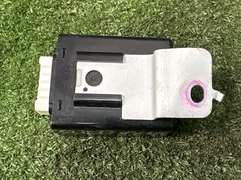 Реле указателей поворотов Kia Rio 3 2014 QB