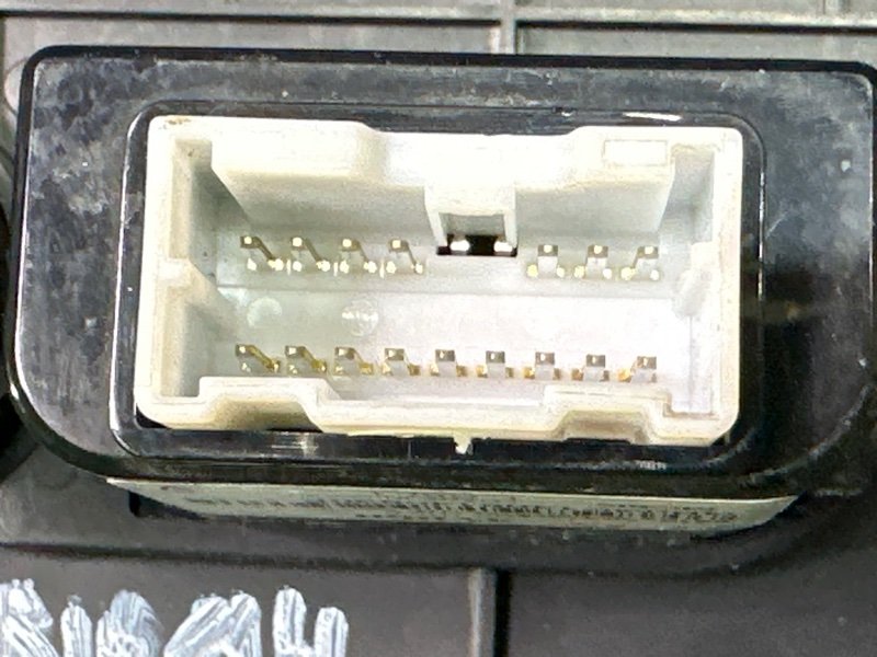 Блок AUX прикуриватель Kia Rio 3 2014 QB