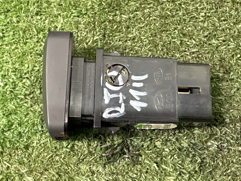 Кнопка аварийной сигнализации (аварийка) Kia Rio 3 2014 QB