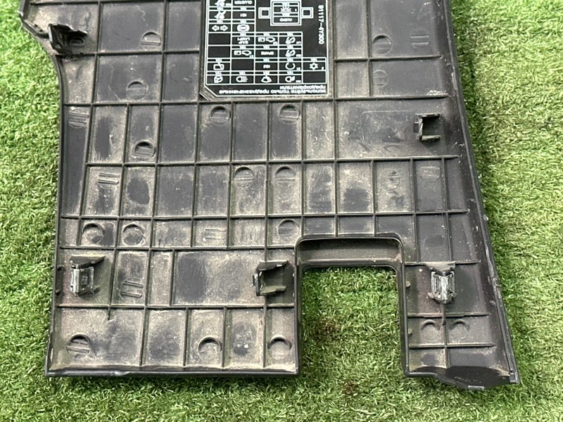 Крышка блока предохранителей салона Kia Rio 3 2014 QB