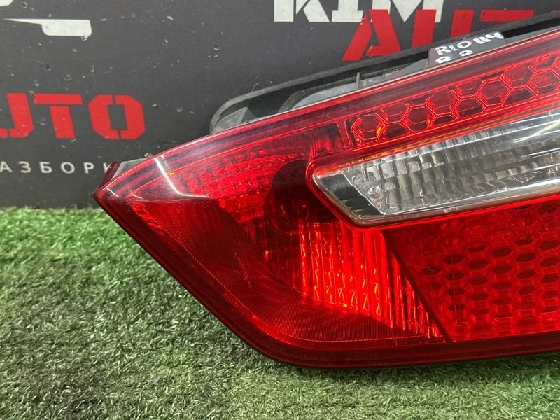 Фонарь в крышку багажника Kia Rio 3 2014 QB
