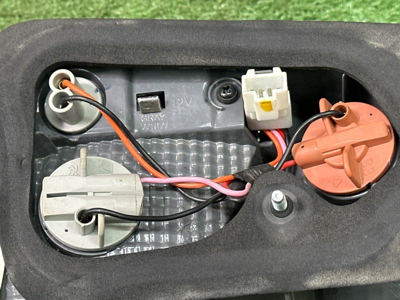 Фонарь в крышку багажника Kia Rio 3 2014 QB