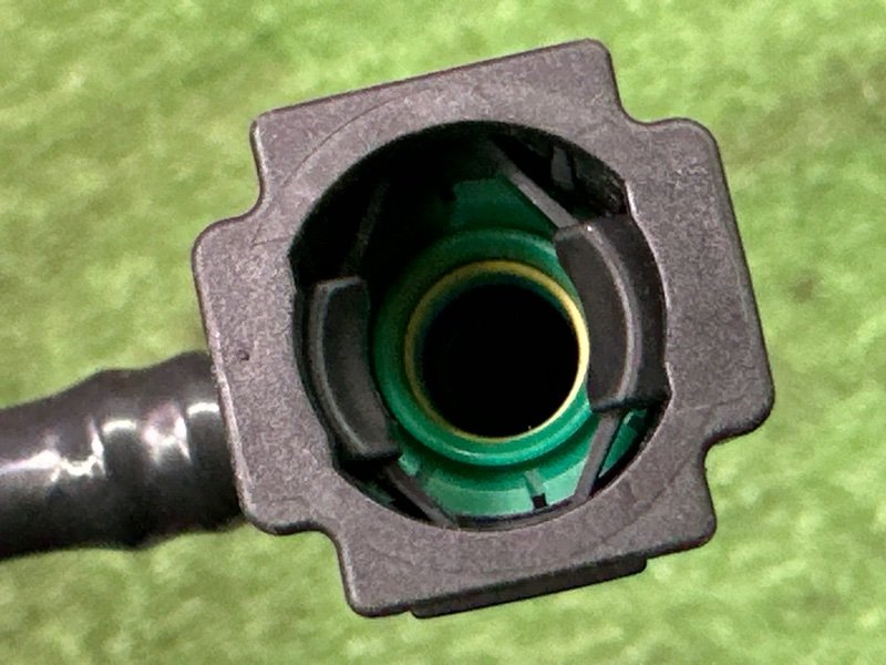 Трубка адсорбера Kia Rio 3 2014 QB