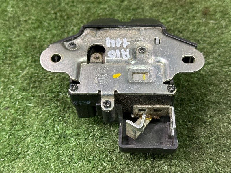 Замок крышки багажника Kia Rio 3 2014 QB