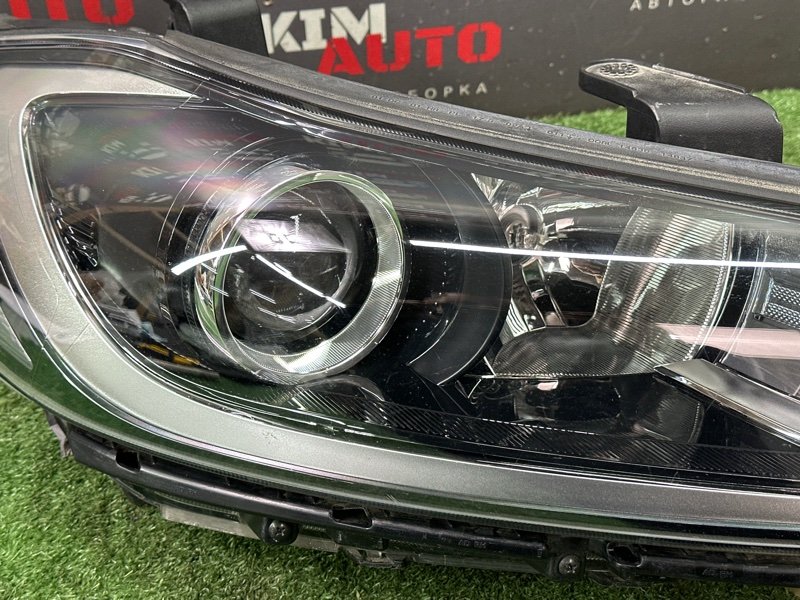 Фары передние Hyundai Elantra 6 AD