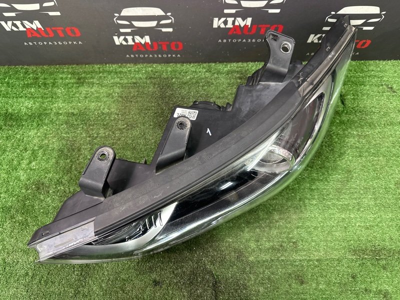 Фары передние Hyundai Elantra 6 AD