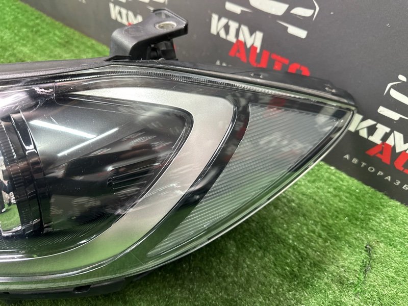 Фары передние Hyundai Elantra 6 AD