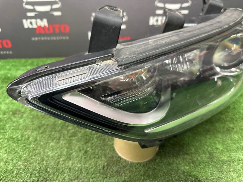 Фары передние Hyundai Elantra 6 AD