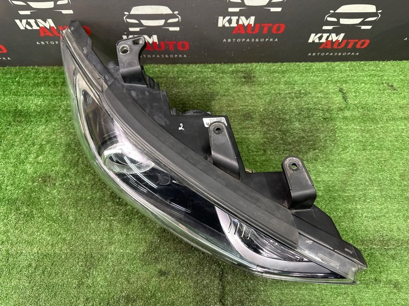 Фары передние Hyundai Elantra 6 AD