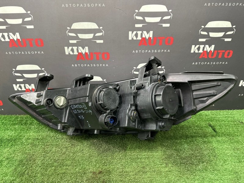 Фары передние Hyundai Elantra 6 AD