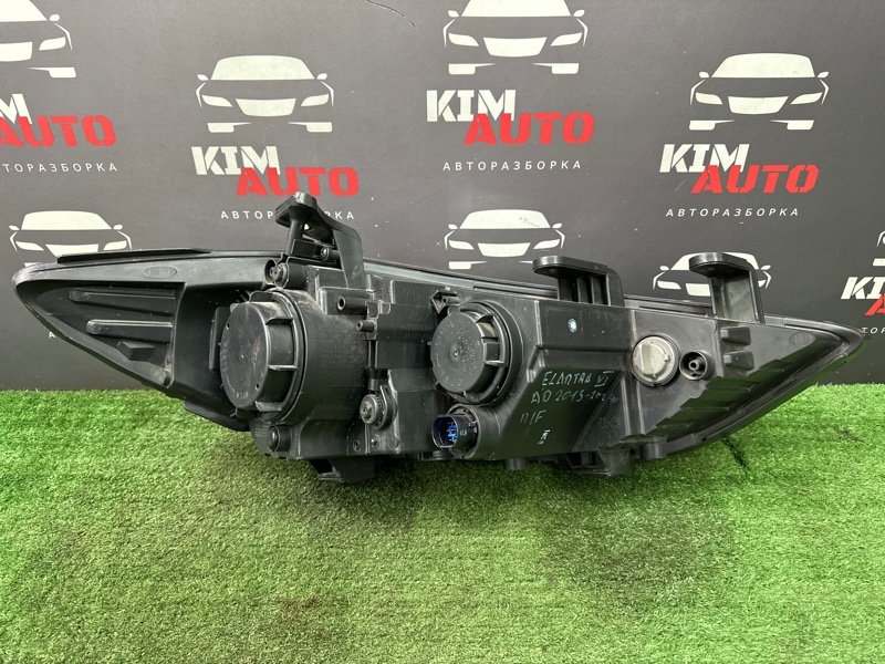 Фары передние Hyundai Elantra 6 AD