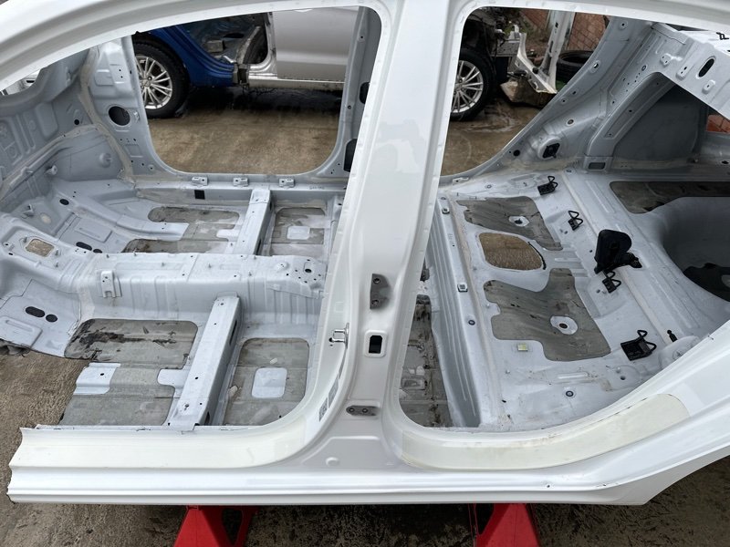 Порог со стойкой Kia Rio 4 2018