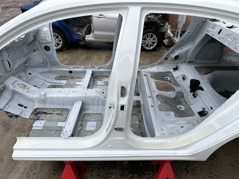 Порог со стойкой Kia Rio 4 2018