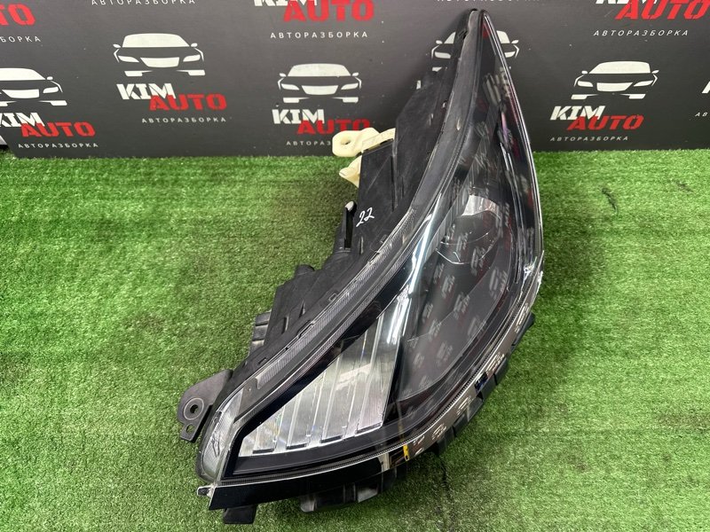 Фары передние Hyundai Sonata 8 DN8