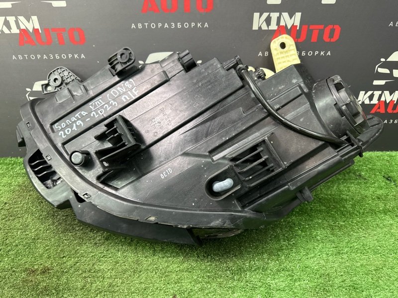 Фары передние Hyundai Sonata 8 DN8