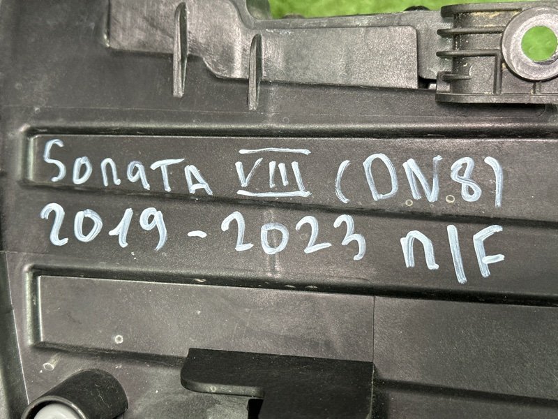 Фары передние Hyundai Sonata 8 DN8