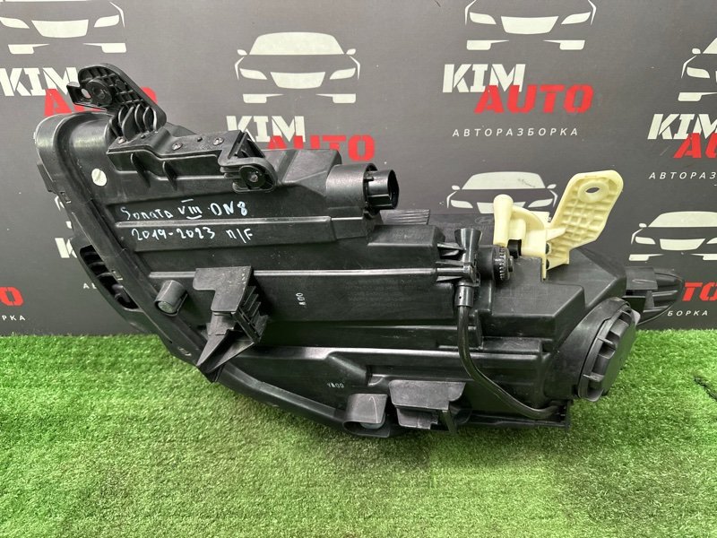 Фара Hyundai Sonata 8 DN8