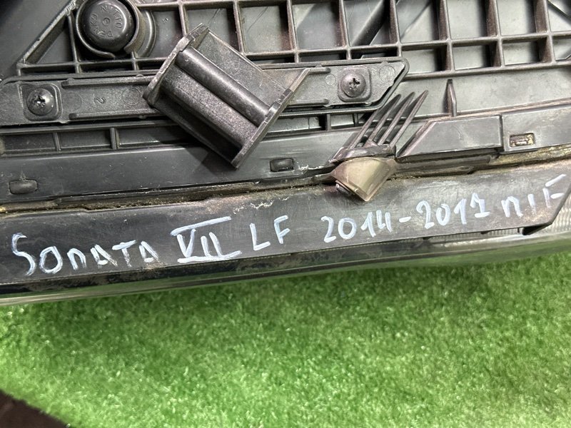 Фара Hyundai Sonata 7 LF