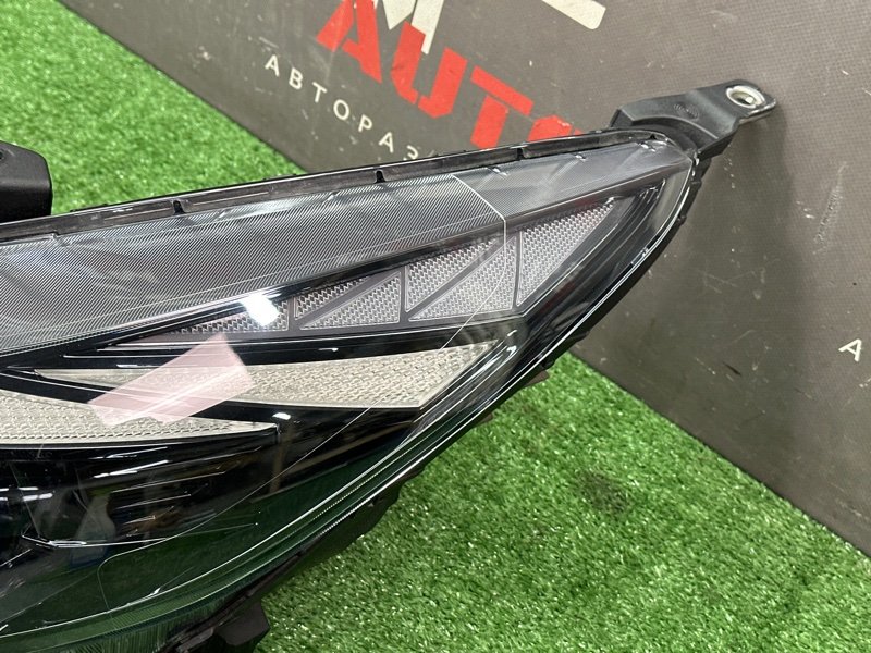 Фары передние Hyundai Elantra 7 CN7