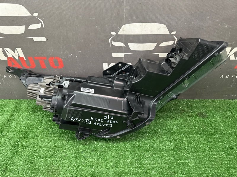 Фары передние Hyundai Elantra 7 CN7