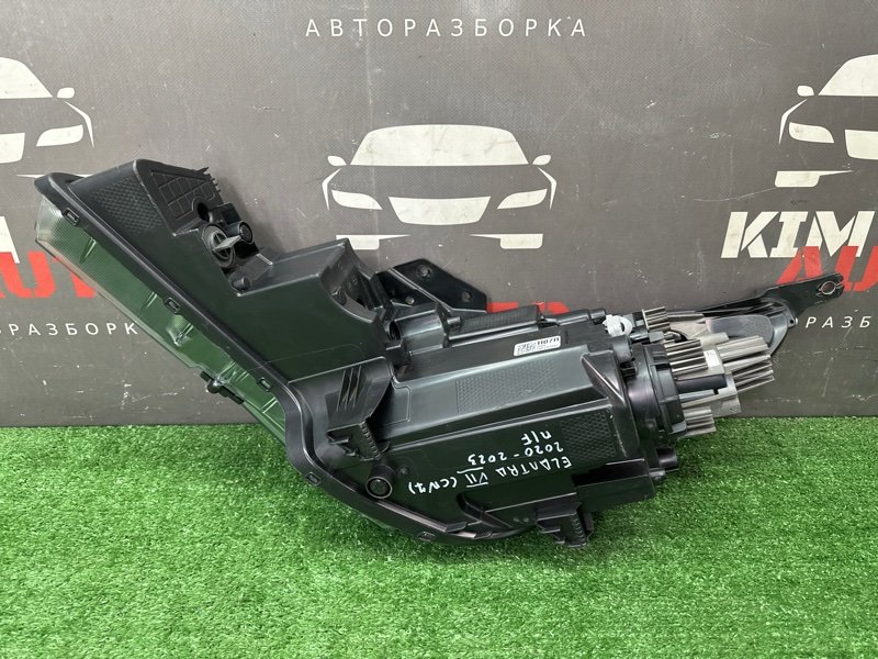 Фары передние Hyundai Elantra 7 CN7