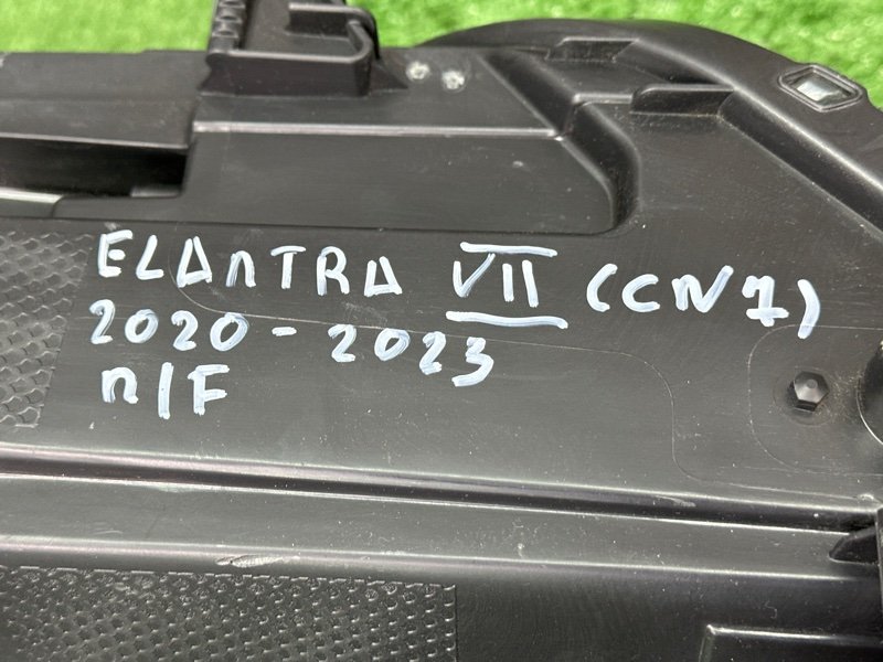 Фары передние Hyundai Elantra 7 CN7