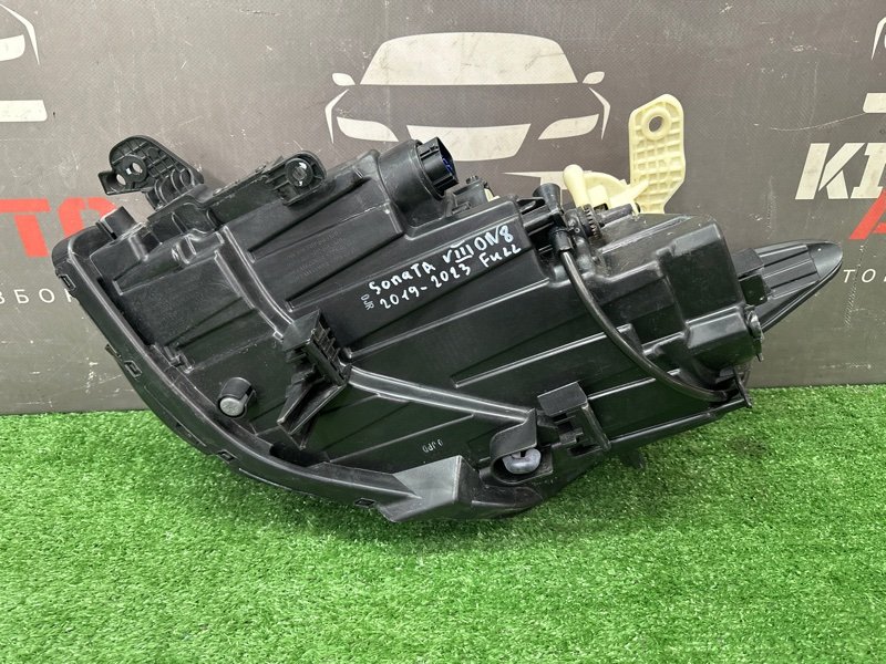 Фары передние Hyundai Sonata 8 DN8