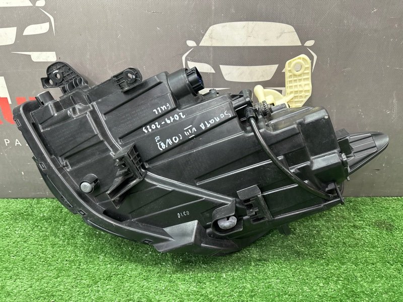 Фары передние Hyundai Sonata 8 DN8