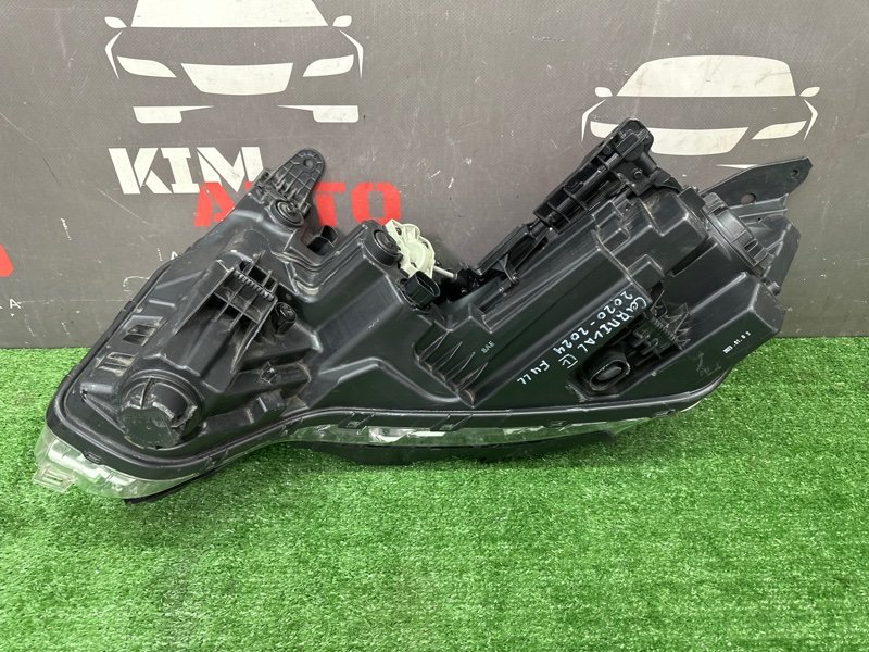 Фары передние Kia Carnival 4 KA4