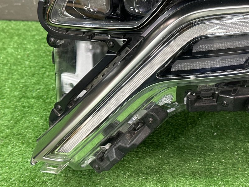 Фары передние Kia Carnival 4 KA4