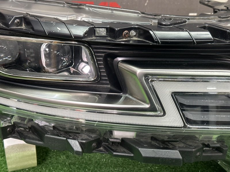 Фары передние Kia Carnival 4 KA4