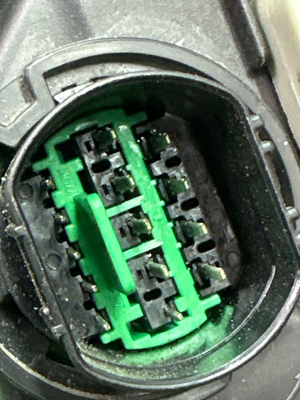 Фары передние Kia Carnival 4 KA4