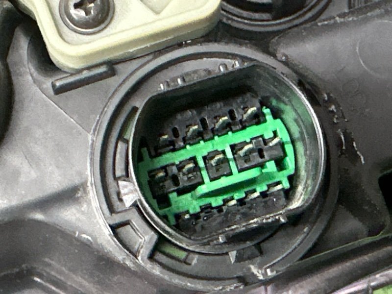 Фары передние Kia Carnival 4 KA4