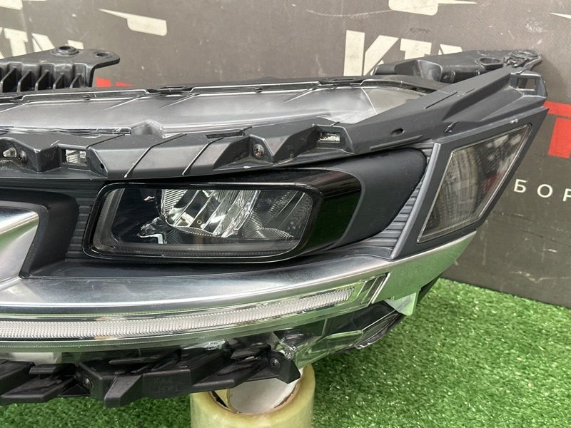 Фары передние Kia Carnival 4 KA4
