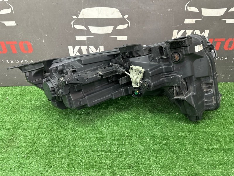 Фары передние Kia Carnival 4 KA4