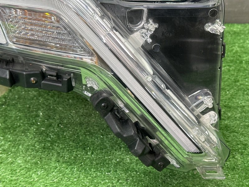 Фары передние Kia Carnival 4 KA4